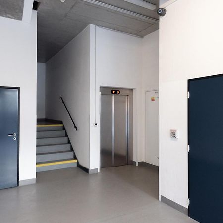 פראג Spacious Apartments Near Karlin Square מראה חיצוני תמונה