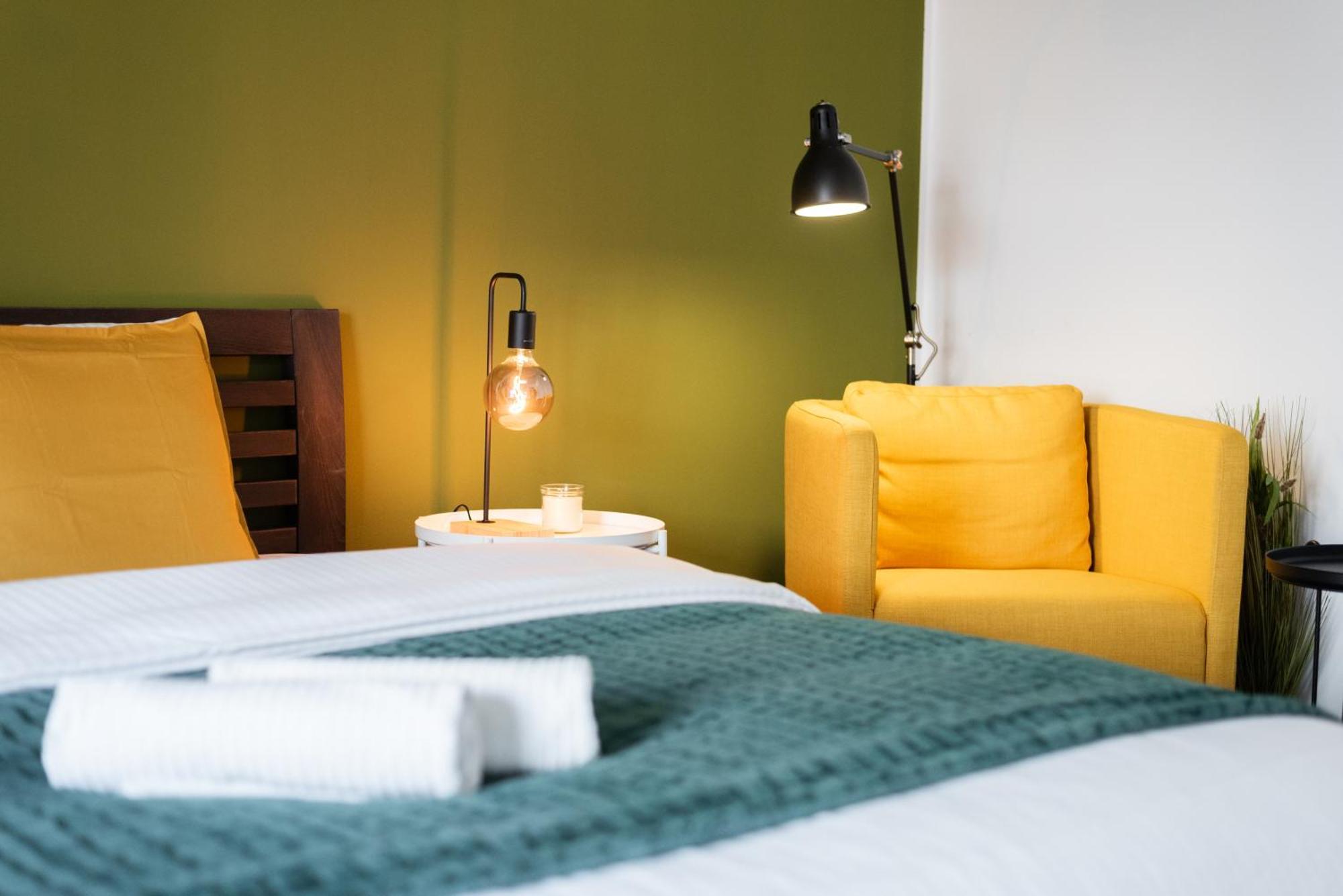 פראג Spacious Apartments Near Karlin Square מראה חיצוני תמונה