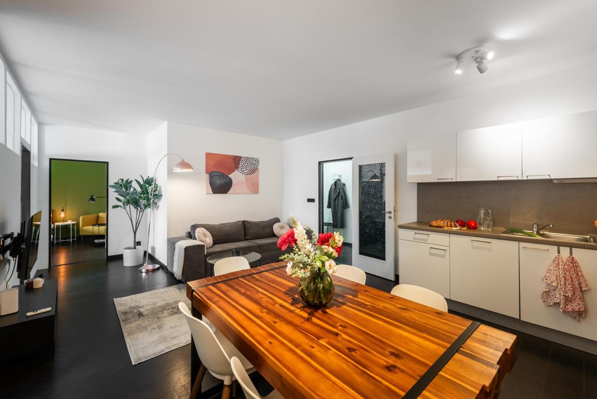 פראג Spacious Apartments Near Karlin Square מראה חיצוני תמונה