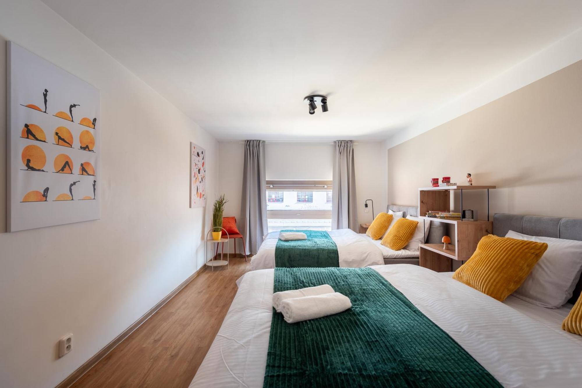 פראג Spacious Apartments Near Karlin Square מראה חיצוני תמונה