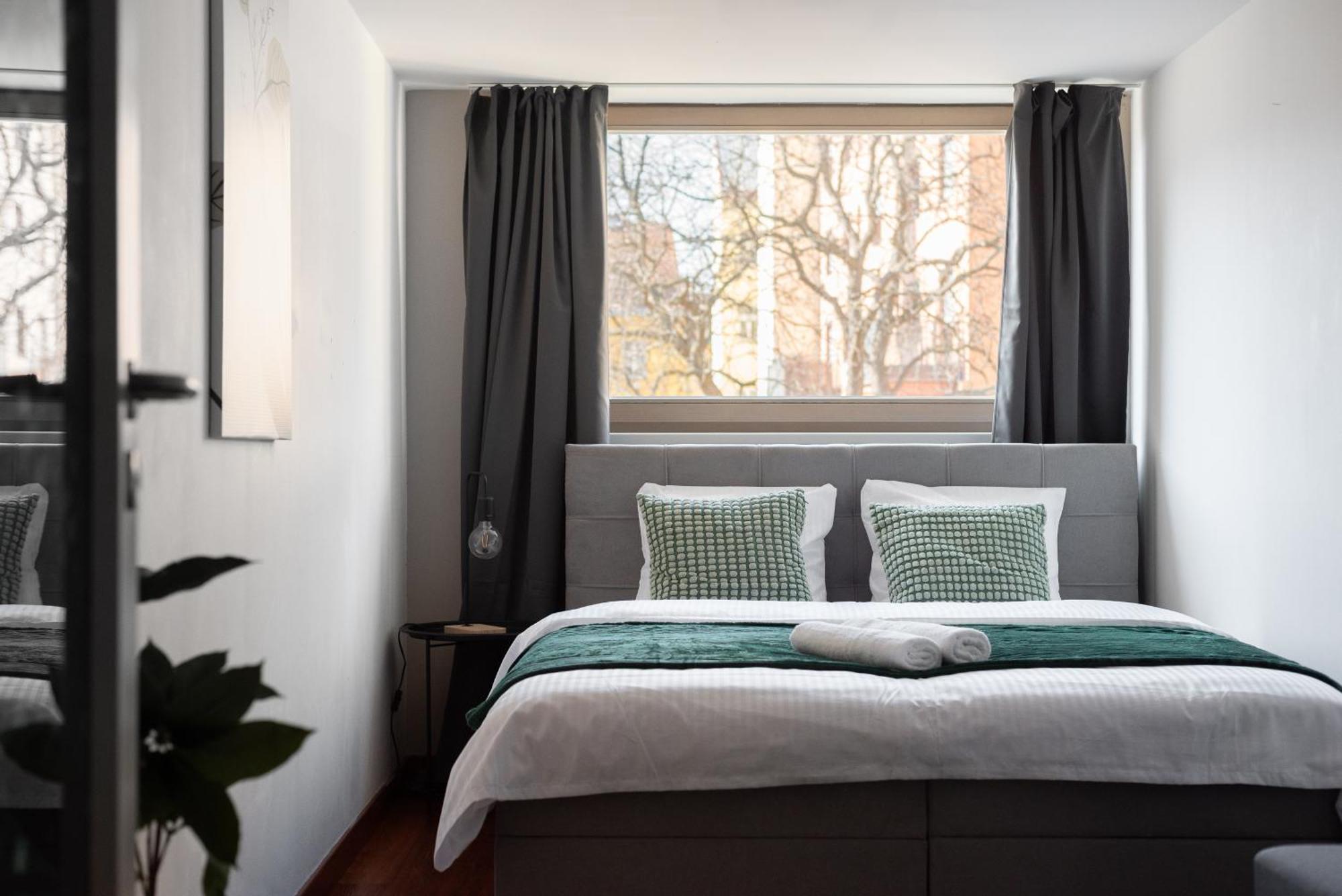 פראג Spacious Apartments Near Karlin Square מראה חיצוני תמונה