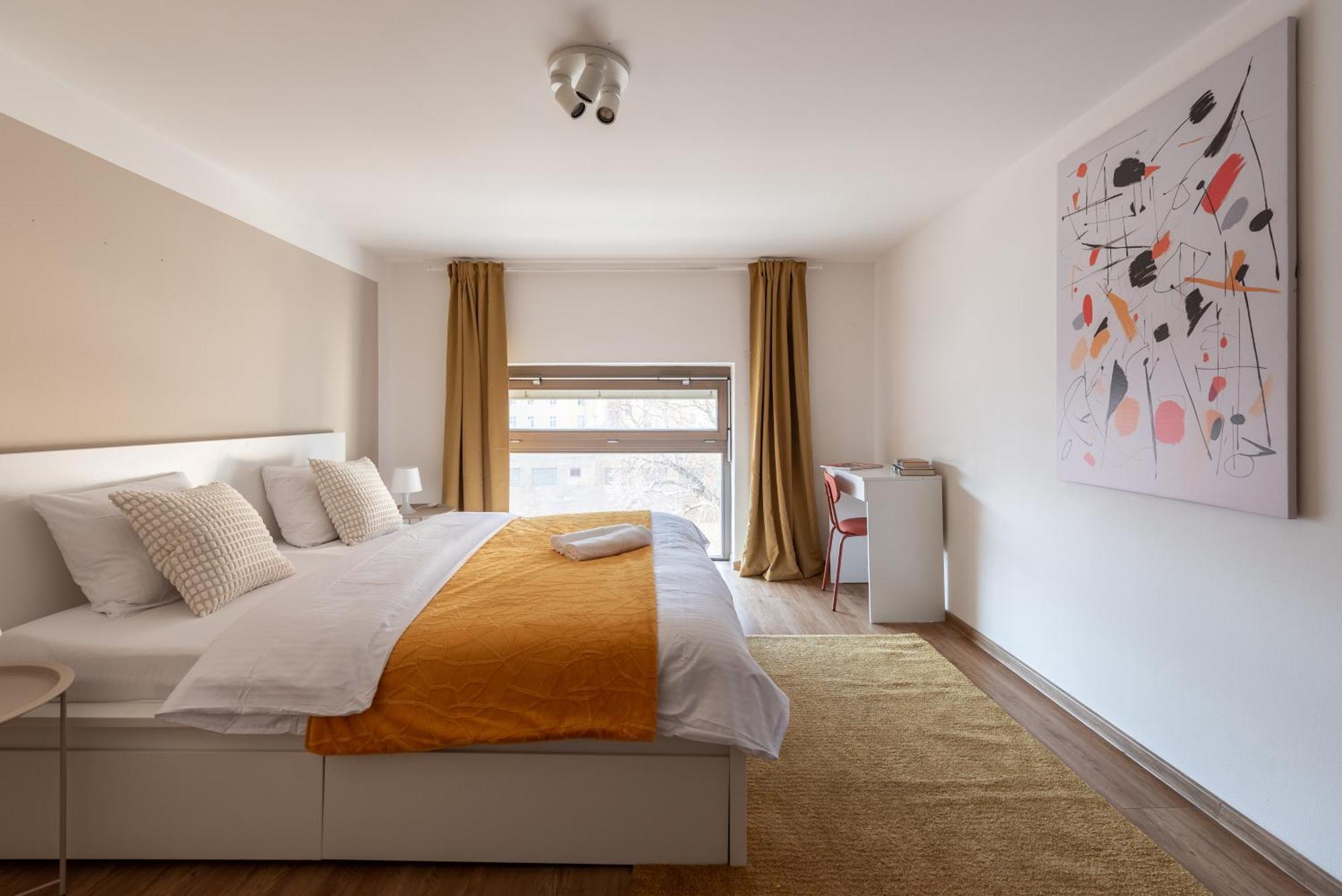 פראג Spacious Apartments Near Karlin Square מראה חיצוני תמונה