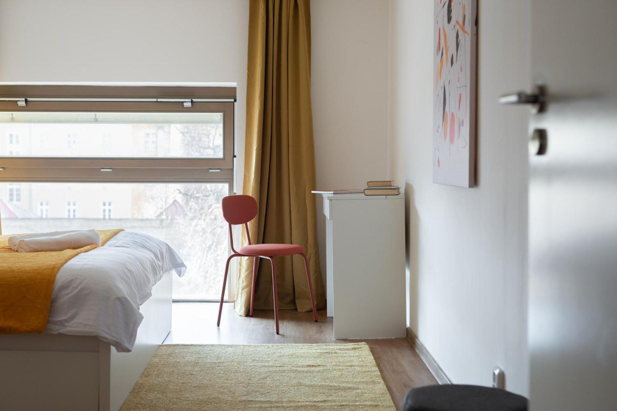 פראג Spacious Apartments Near Karlin Square מראה חיצוני תמונה