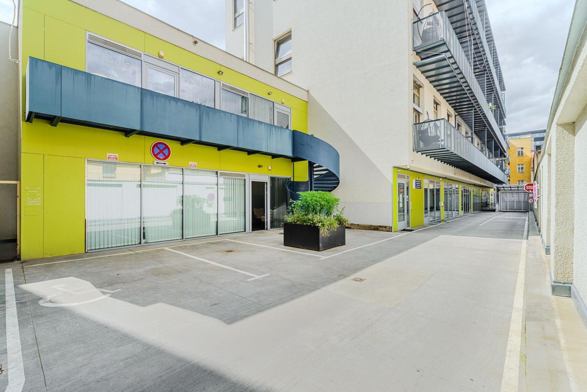 פראג Spacious Apartments Near Karlin Square מראה חיצוני תמונה
