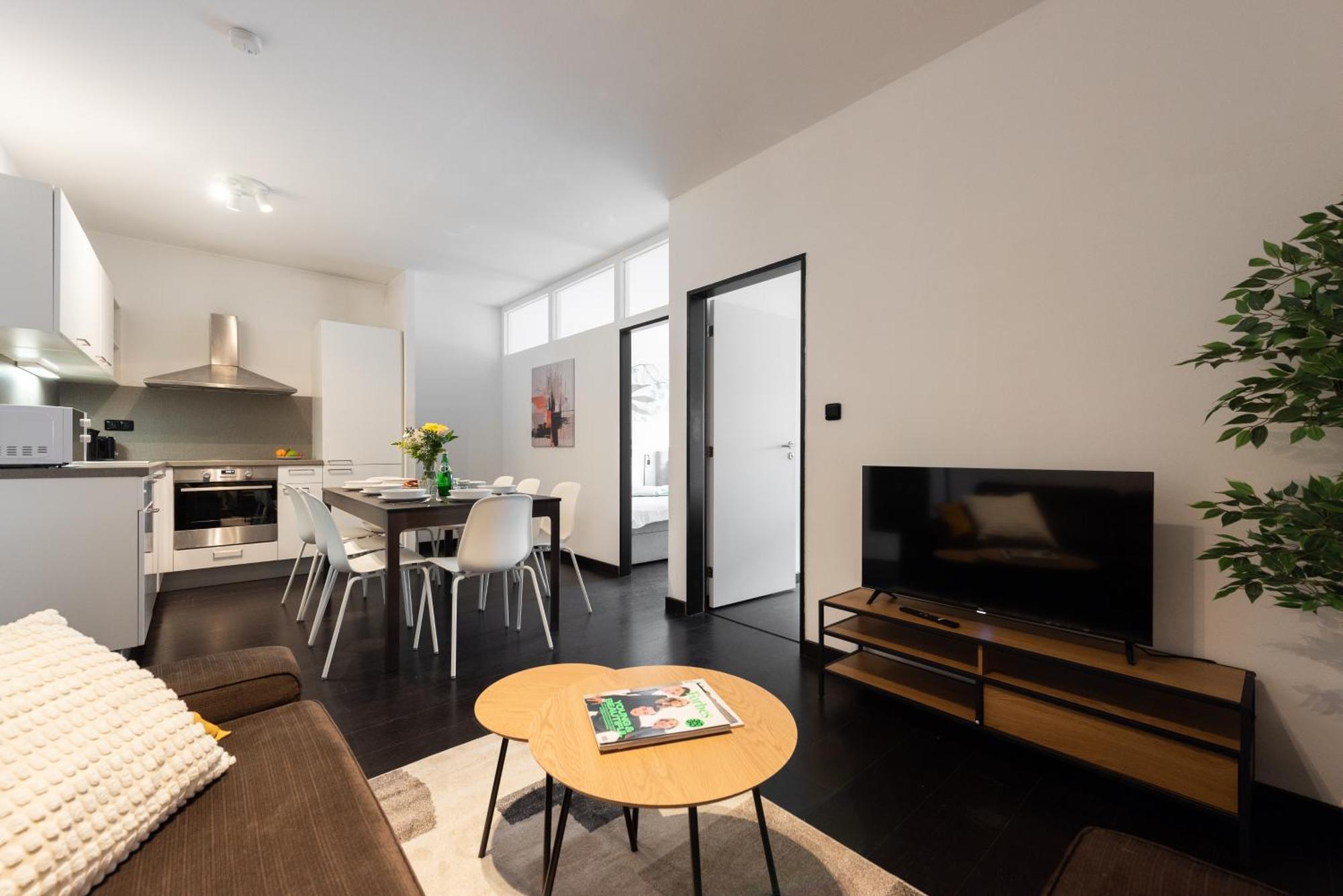 פראג Spacious Apartments Near Karlin Square מראה חיצוני תמונה