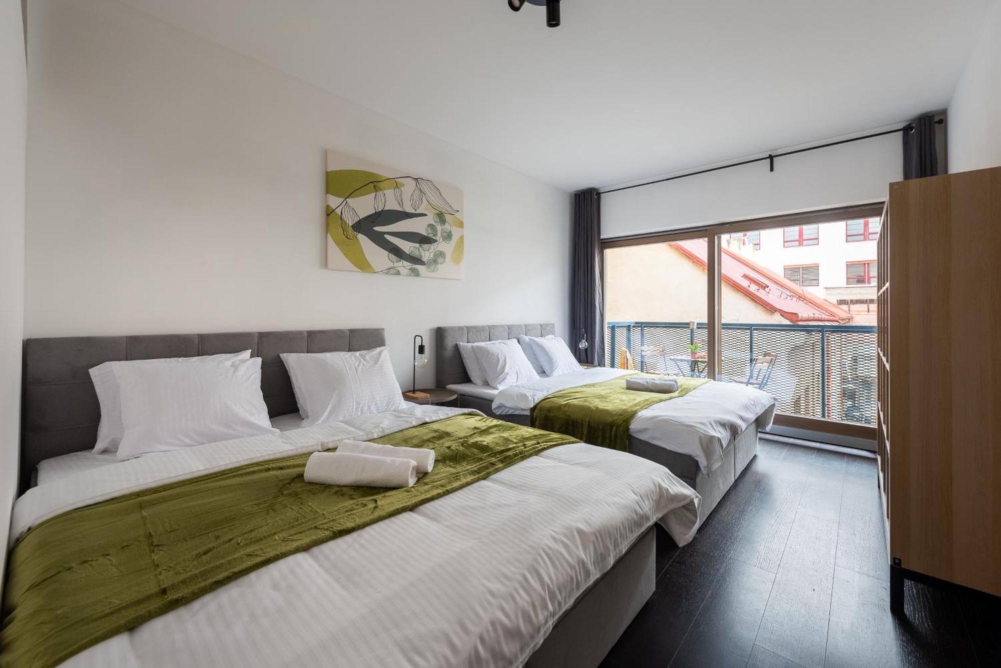 פראג Spacious Apartments Near Karlin Square מראה חיצוני תמונה