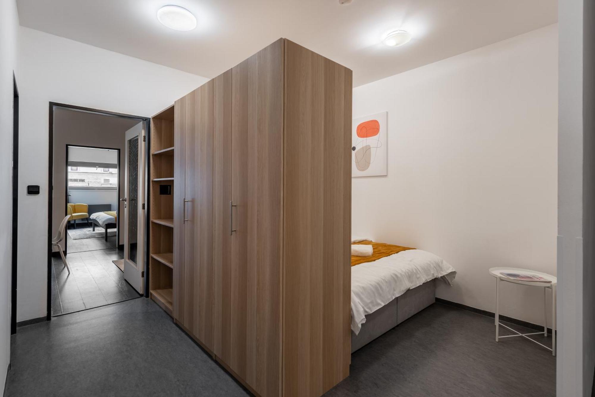 פראג Spacious Apartments Near Karlin Square מראה חיצוני תמונה