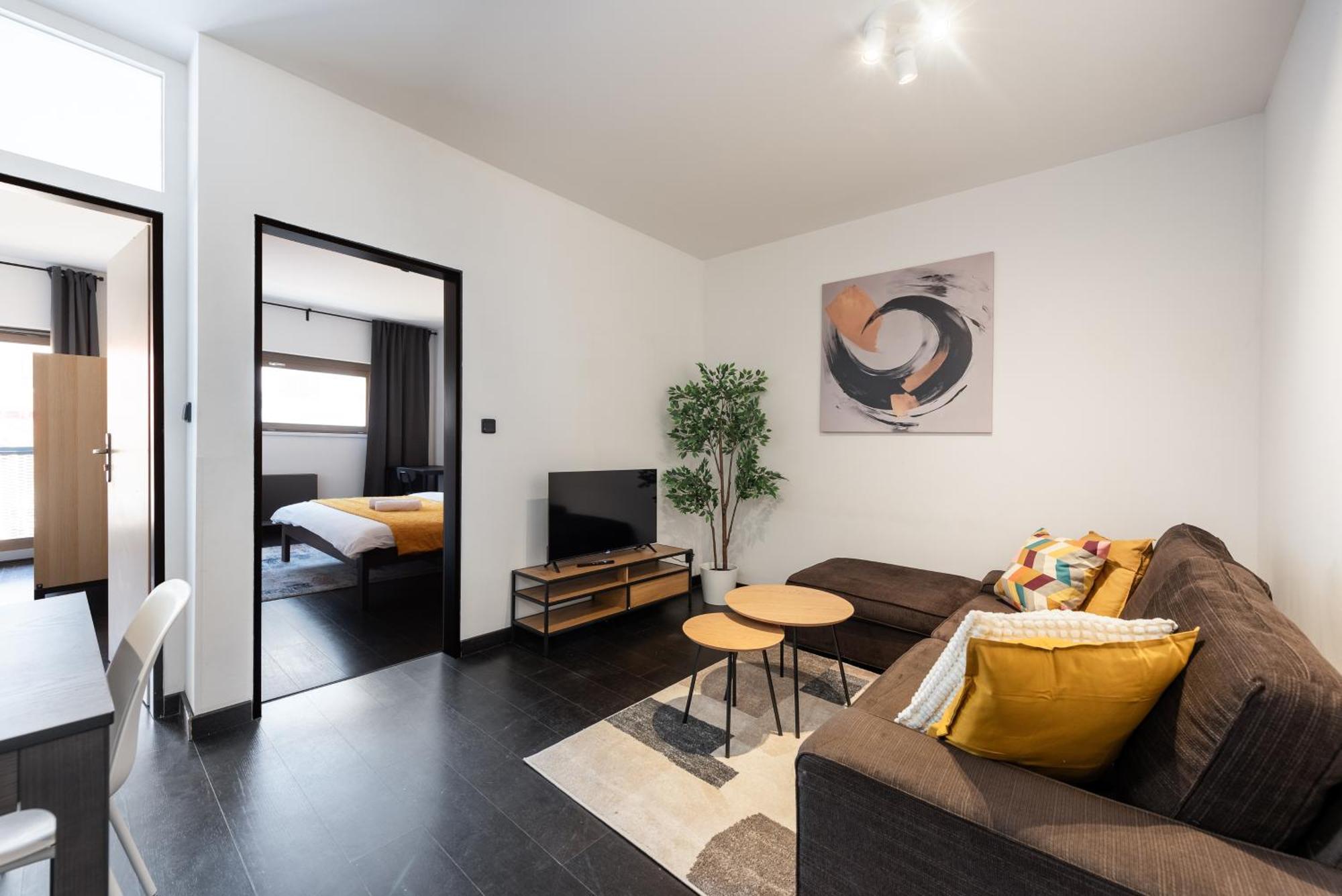 פראג Spacious Apartments Near Karlin Square מראה חיצוני תמונה